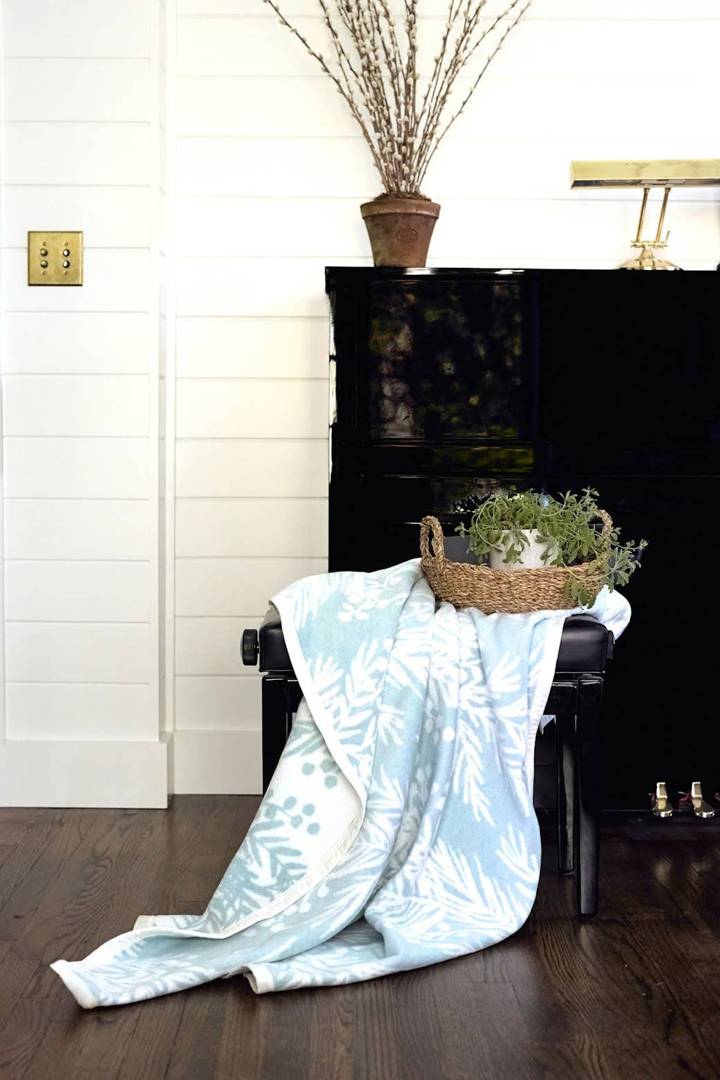 Winter Garland Midi Blanket: Midi