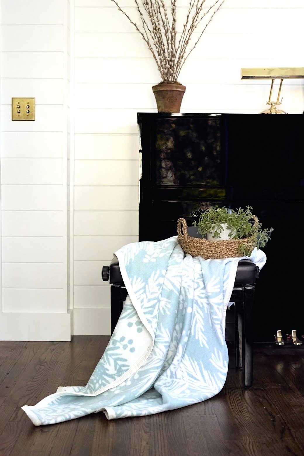 Winter Garland Midi Blanket: Midi