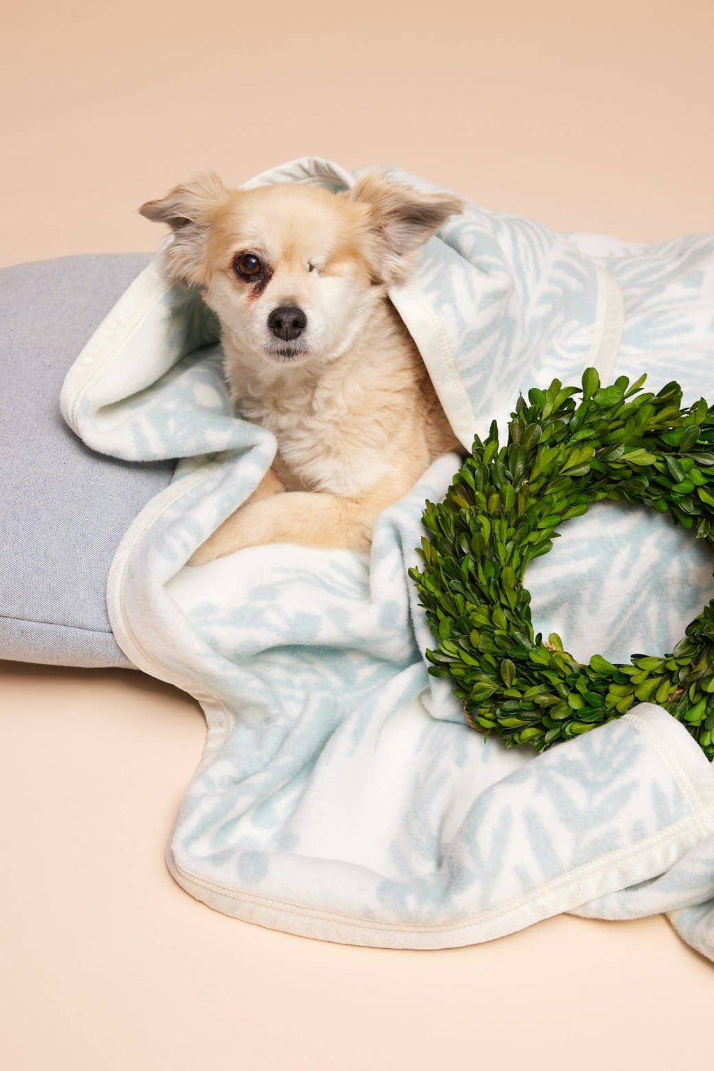 Winter Garland Midi Blanket: Midi