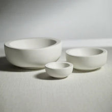Load image into Gallery viewer, Soft Organic Shape Bowl/ Medium