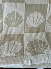 Load image into Gallery viewer, ShellCheck Plush Throw - Sand + Tan