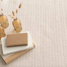 Load image into Gallery viewer, Dash &amp; Albert Herringbone Linen/White Handwoven Indoor/Outdoor Rug