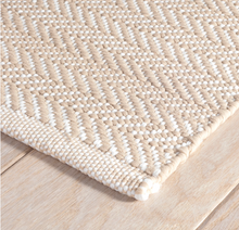 Load image into Gallery viewer, Dash &amp; Albert Herringbone Linen/White Handwoven Indoor/Outdoor Rug