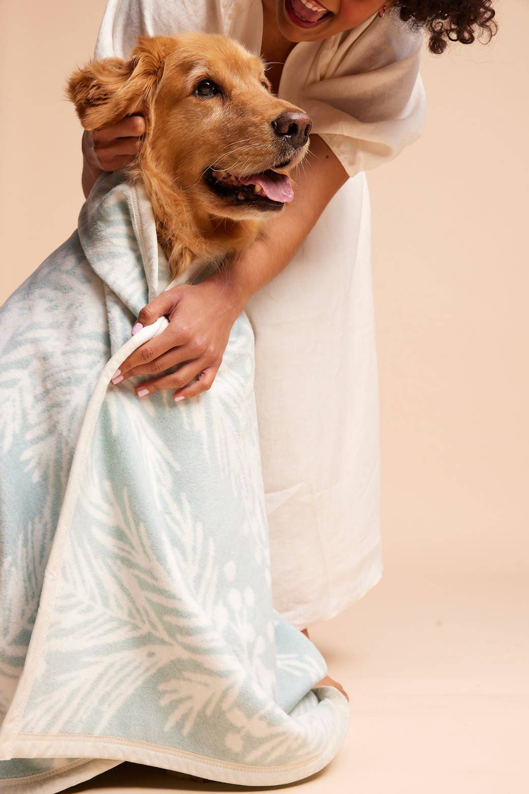 Winter Garland Midi Blanket: Midi